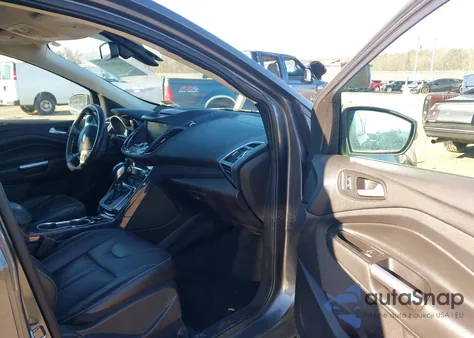 2013 Ford Escape Titanium z USA, uszkodzony, nr VIN 1FMCU9J92DUC99598